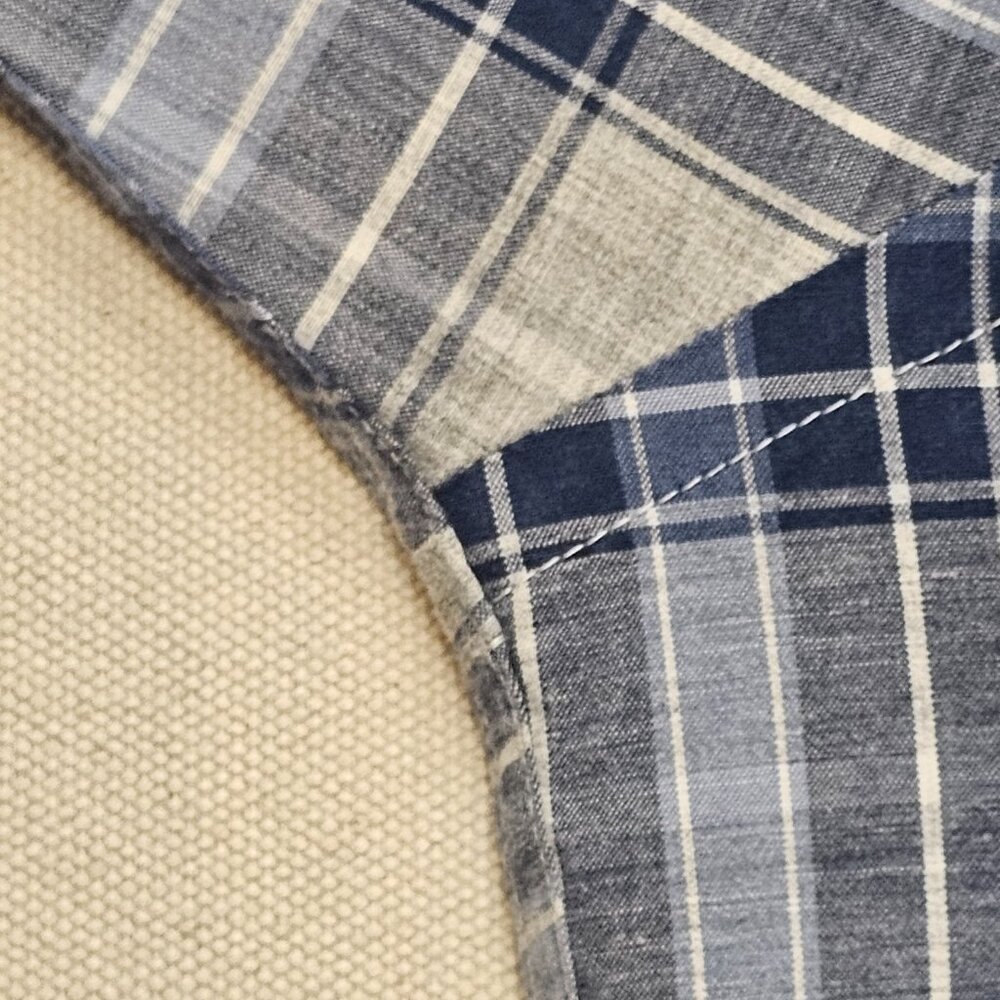UNTUCKit Button Down XL - Picture 6 of 7